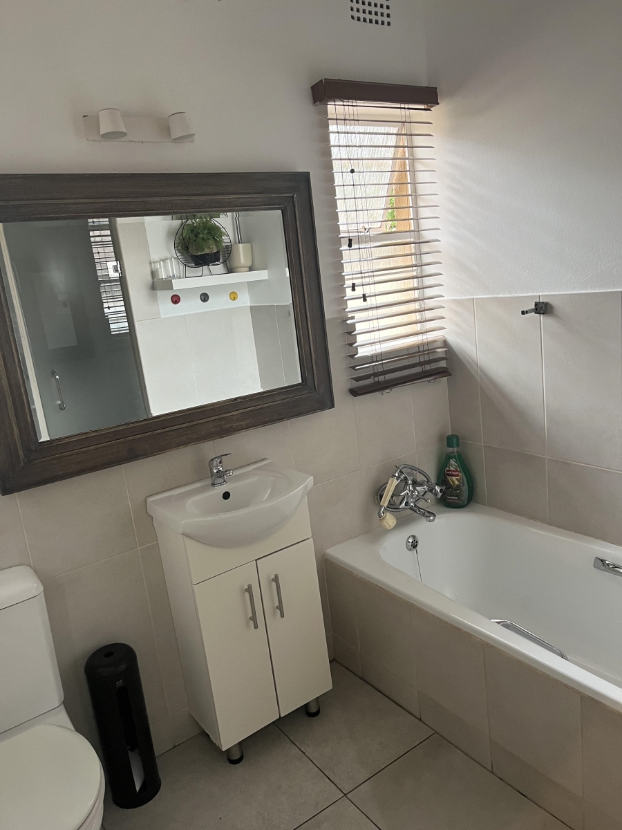 2 Bedroom Property for Sale in Simmerfield Gauteng