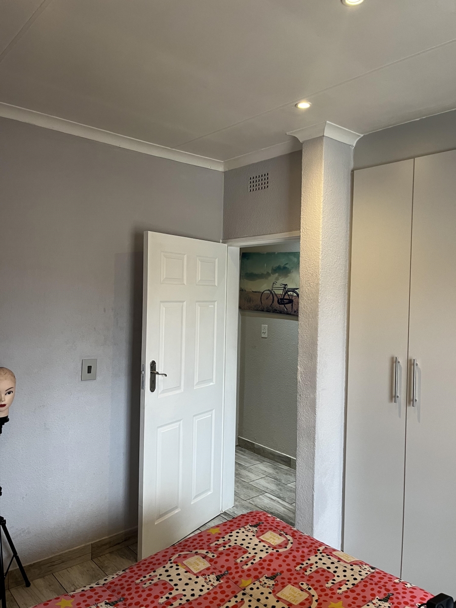 2 Bedroom Property for Sale in Simmerfield Gauteng