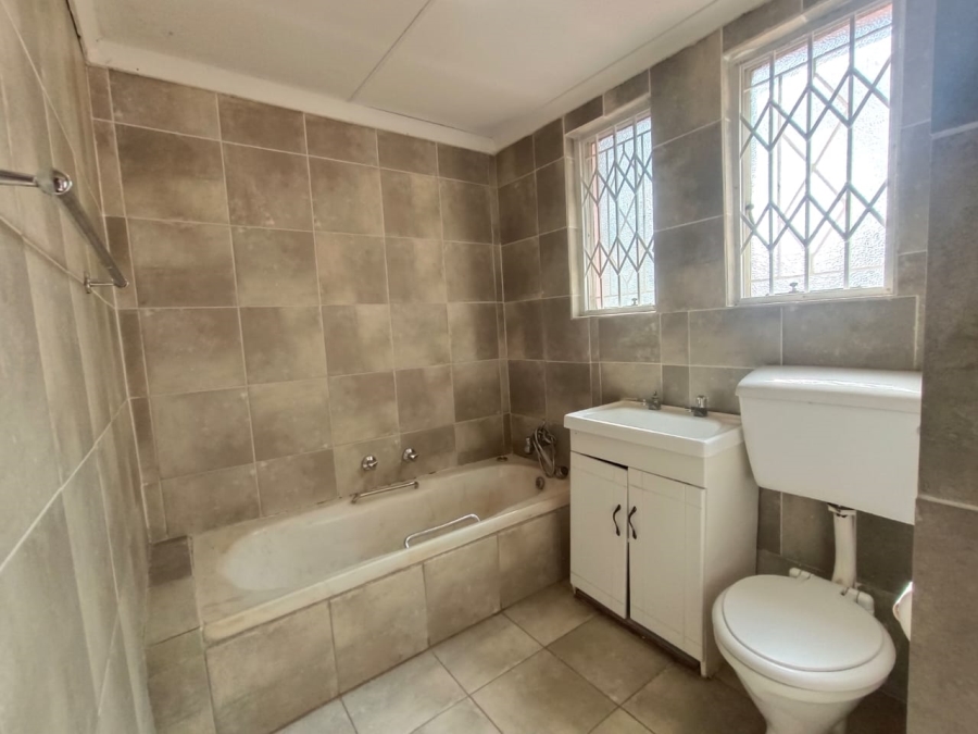 4 Bedroom Property for Sale in Witpoortjie Gauteng