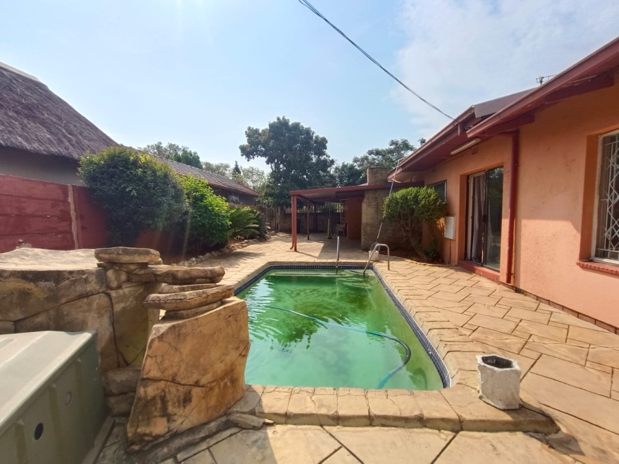 4 Bedroom Property for Sale in Witpoortjie Gauteng