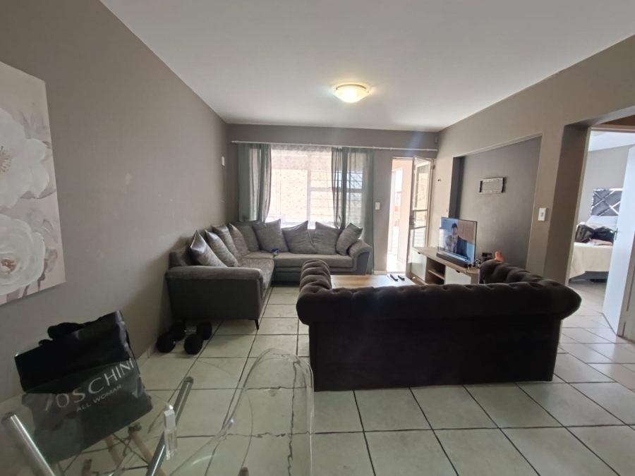 2 Bedroom Property for Sale in Roodekrans Gauteng