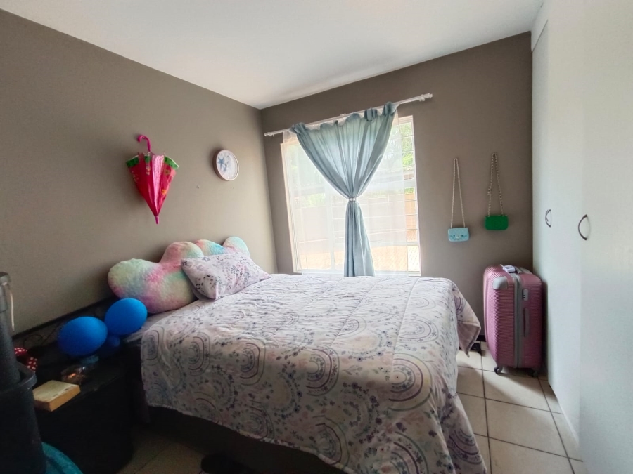 2 Bedroom Property for Sale in Roodekrans Gauteng