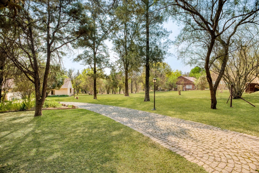 6 Bedroom Property for Sale in Chartwell Gauteng