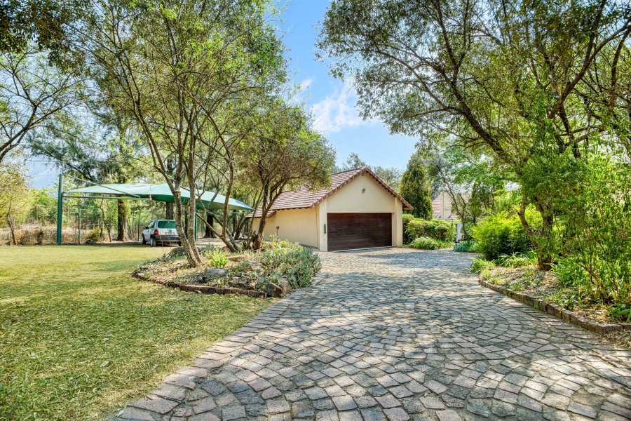 6 Bedroom Property for Sale in Chartwell Gauteng