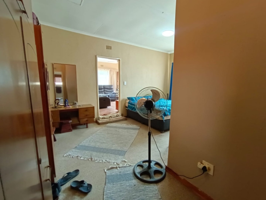 4 Bedroom Property for Sale in Discovery Gauteng