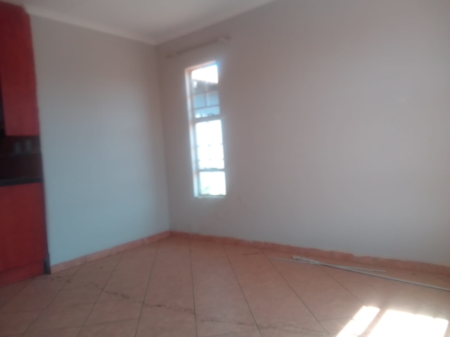 3 Bedroom Property for Sale in Azaadville Gardens Gauteng