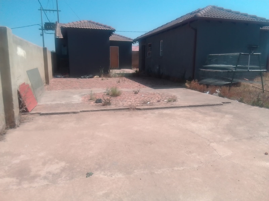3 Bedroom Property for Sale in Azaadville Gardens Gauteng
