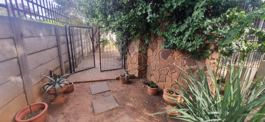 3 Bedroom Property for Sale in Kilner Park Gauteng