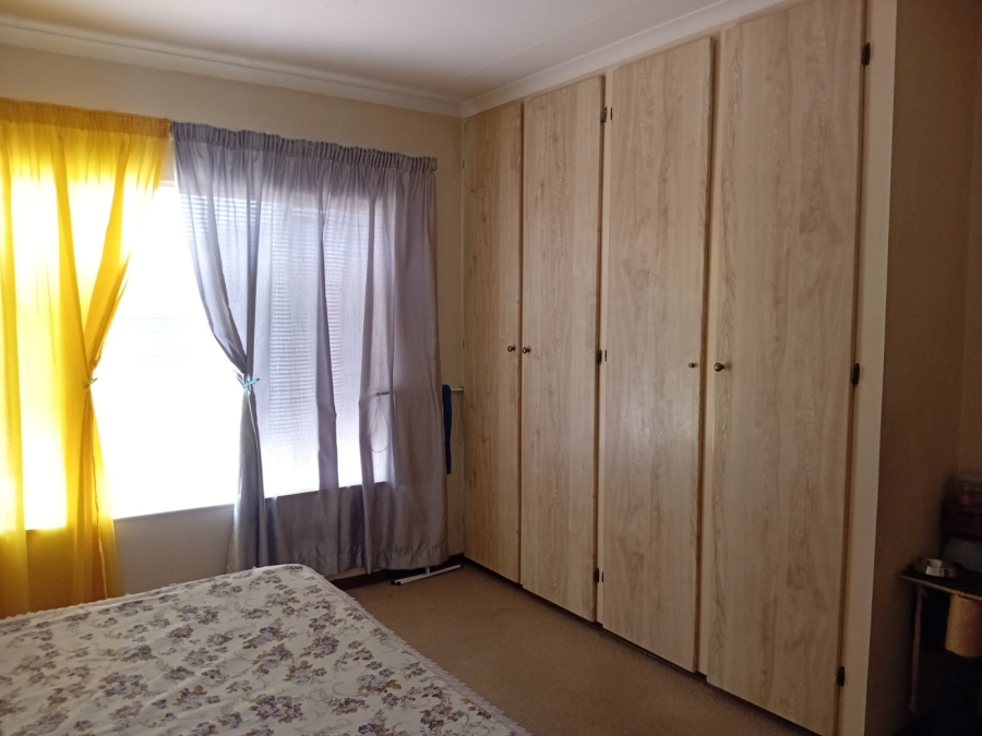3 Bedroom Property for Sale in Rooihuiskraal Gauteng