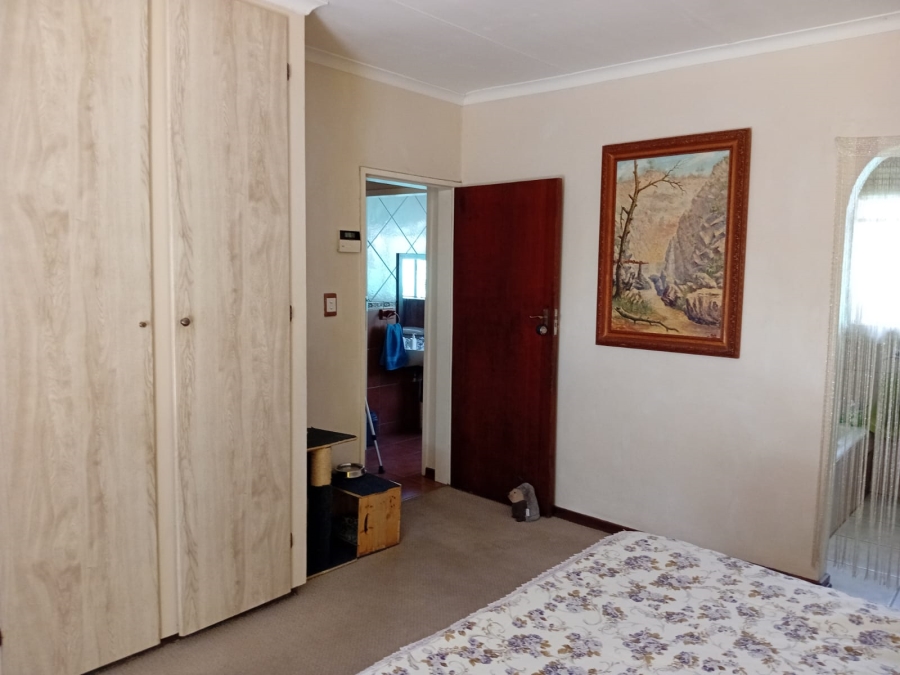 3 Bedroom Property for Sale in Rooihuiskraal Gauteng