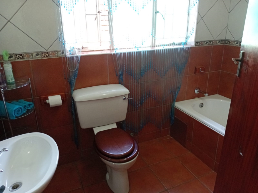 3 Bedroom Property for Sale in Rooihuiskraal Gauteng