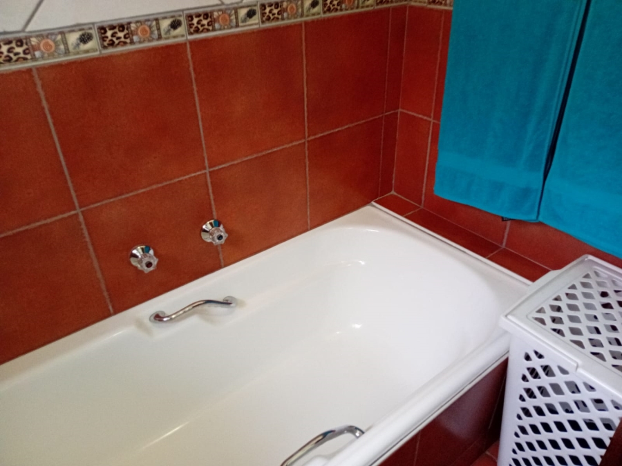 3 Bedroom Property for Sale in Rooihuiskraal Gauteng