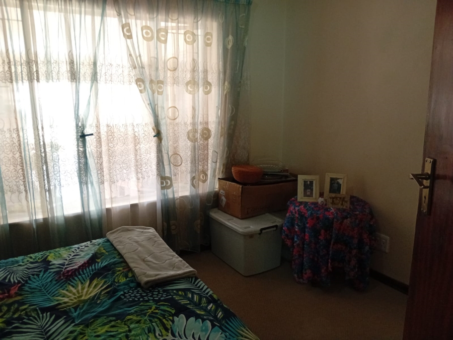3 Bedroom Property for Sale in Rooihuiskraal Gauteng