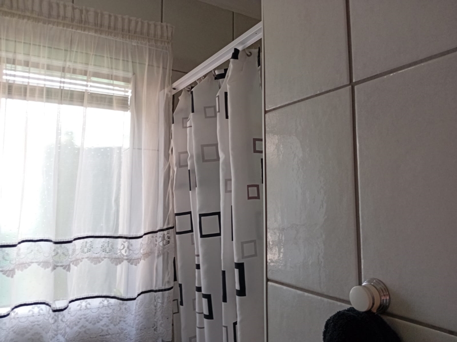 3 Bedroom Property for Sale in Rooihuiskraal Gauteng