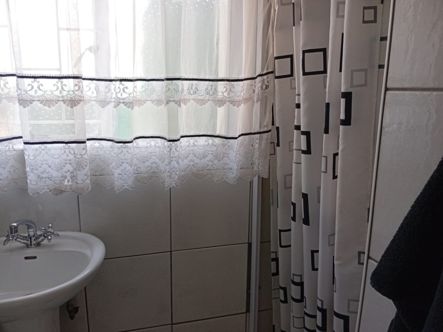 3 Bedroom Property for Sale in Rooihuiskraal Gauteng