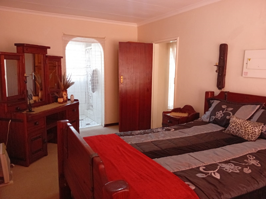 3 Bedroom Property for Sale in Rooihuiskraal Gauteng