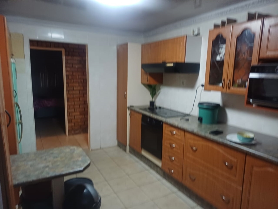 2 Bedroom Property for Sale in Toekomsrus Gauteng