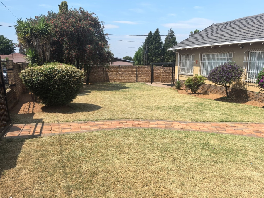4 Bedroom Property for Sale in Discovery Gauteng