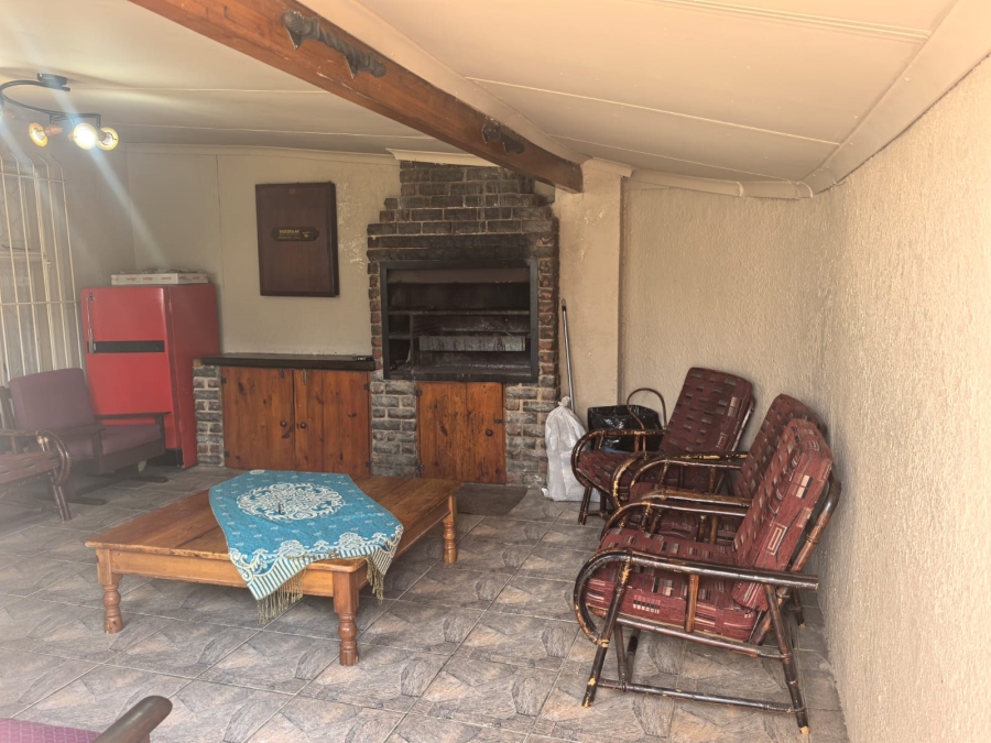 4 Bedroom Property for Sale in Discovery Gauteng