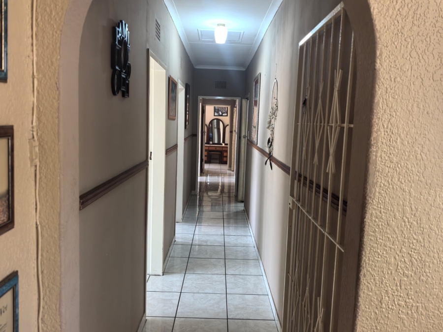 4 Bedroom Property for Sale in Discovery Gauteng