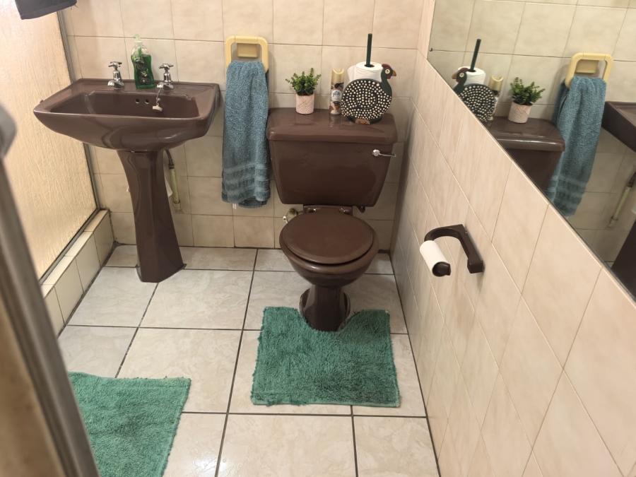 4 Bedroom Property for Sale in Discovery Gauteng