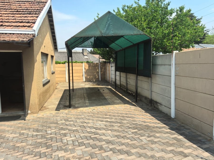 4 Bedroom Property for Sale in Discovery Gauteng