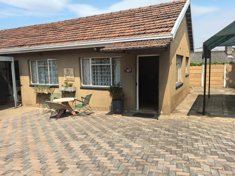 4 Bedroom Property for Sale in Discovery Gauteng