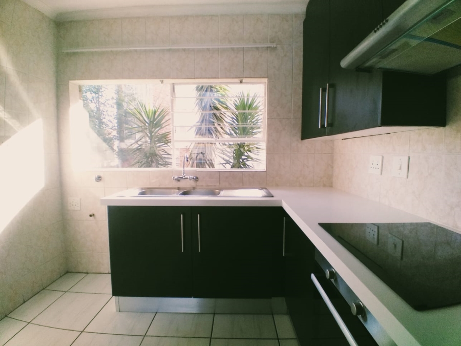 To Let 3 Bedroom Property for Rent in Horison Park Gauteng