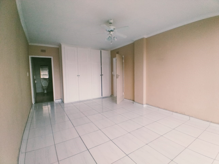 To Let 3 Bedroom Property for Rent in Horison Park Gauteng