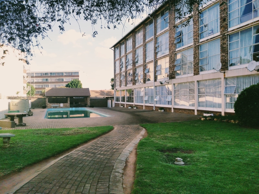 To Let 3 Bedroom Property for Rent in Horison Park Gauteng