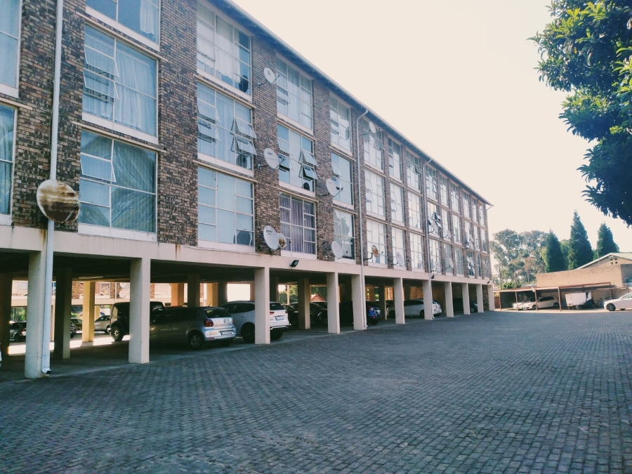 To Let 3 Bedroom Property for Rent in Horison Park Gauteng
