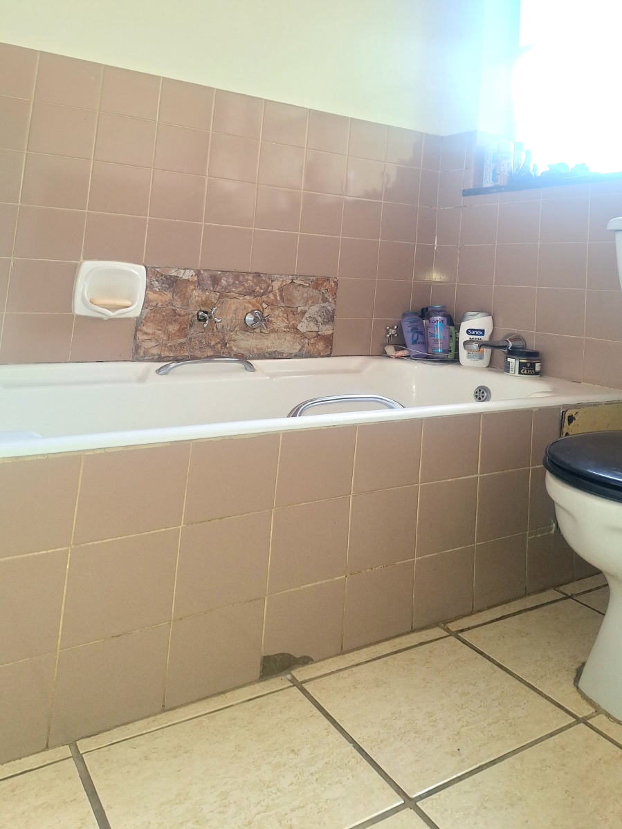3 Bedroom Property for Sale in Windsor East Gauteng