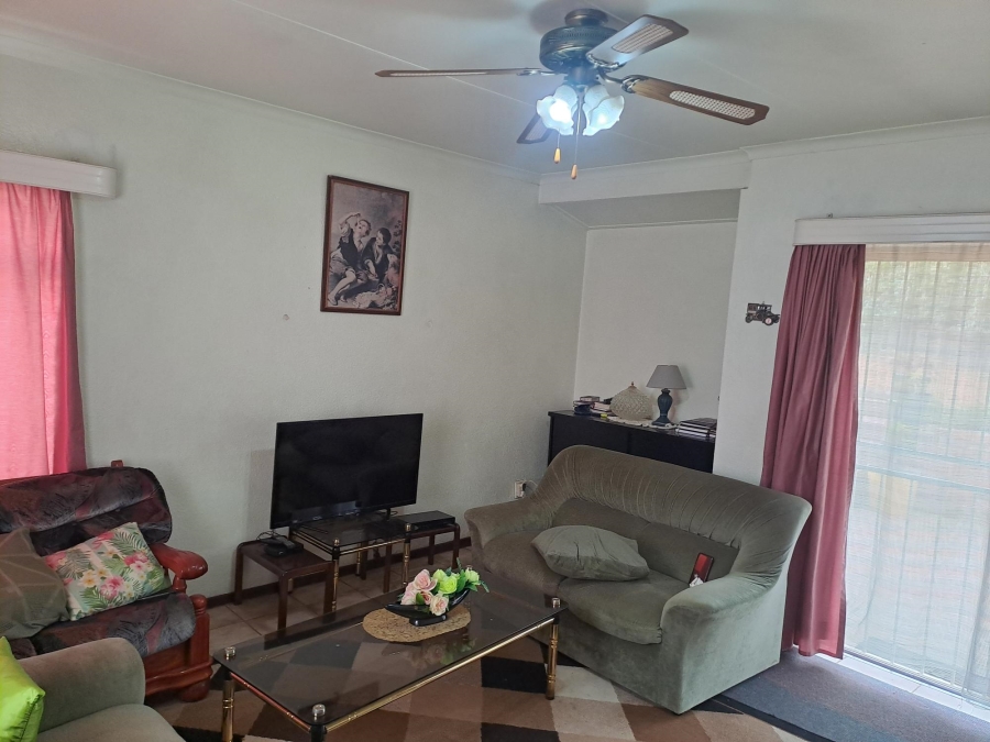 3 Bedroom Property for Sale in Breaunanda Gauteng