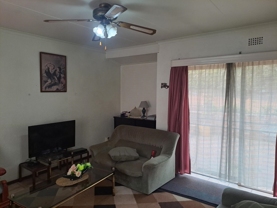 3 Bedroom Property for Sale in Breaunanda Gauteng