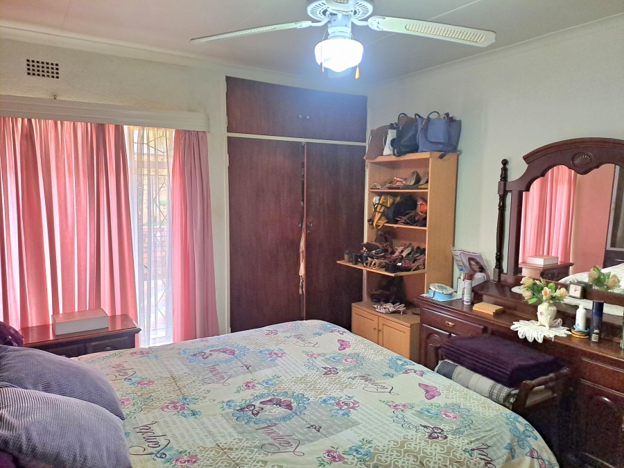 3 Bedroom Property for Sale in Breaunanda Gauteng