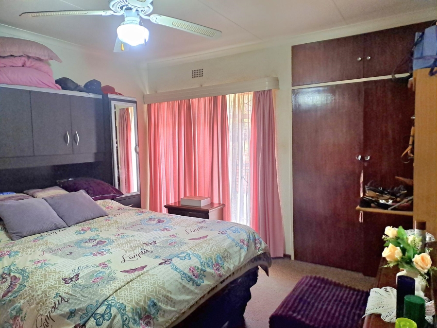 3 Bedroom Property for Sale in Breaunanda Gauteng