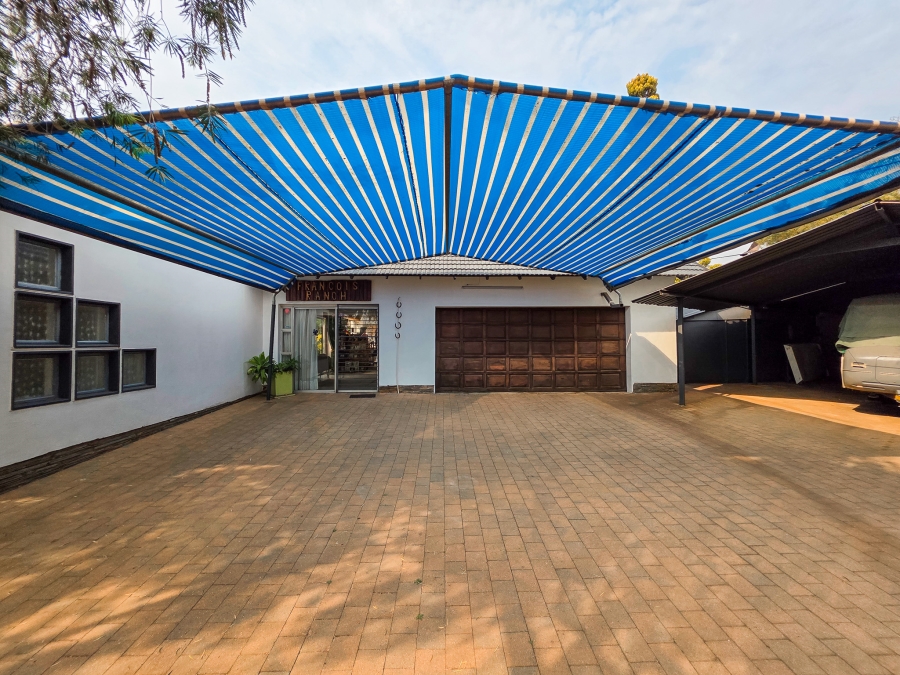 5 Bedroom Property for Sale in Maroelana Gauteng