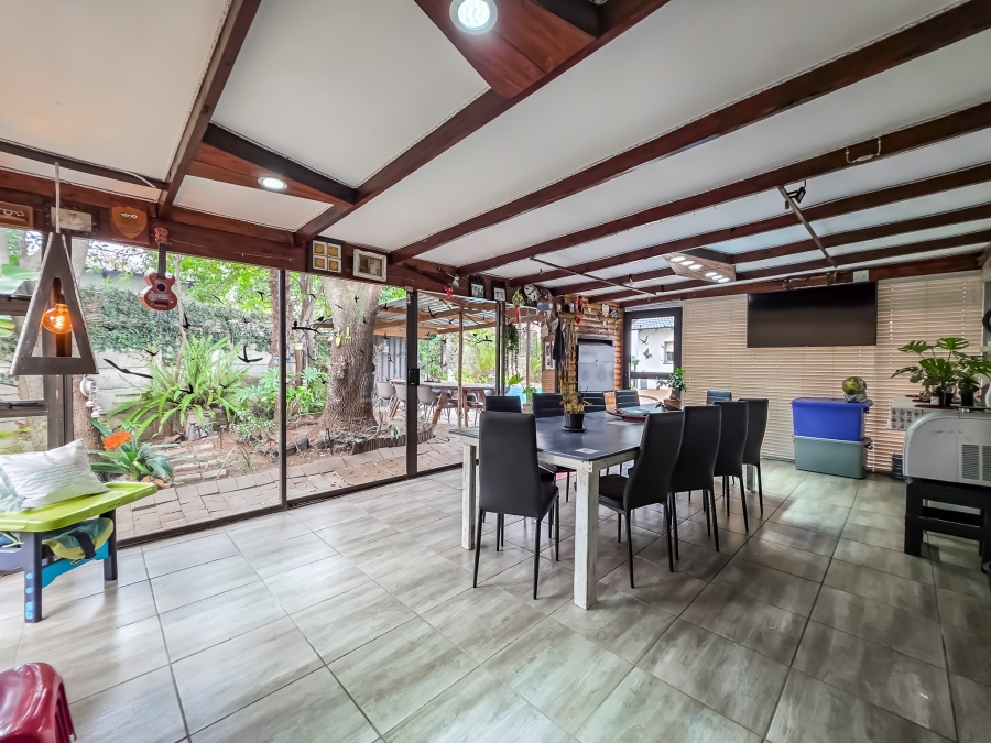 5 Bedroom Property for Sale in Maroelana Gauteng