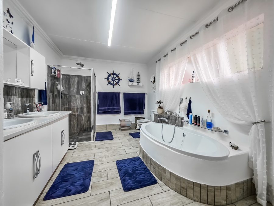 5 Bedroom Property for Sale in Maroelana Gauteng