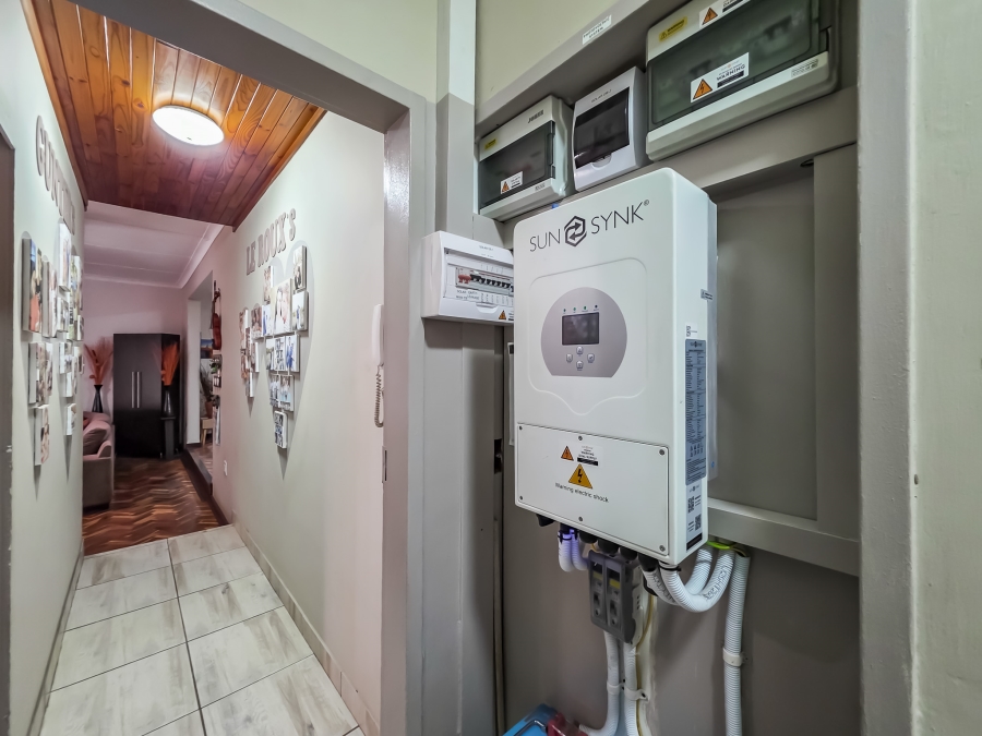 5 Bedroom Property for Sale in Maroelana Gauteng