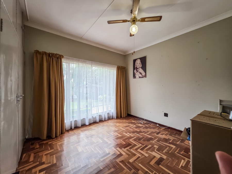 5 Bedroom Property for Sale in Maroelana Gauteng