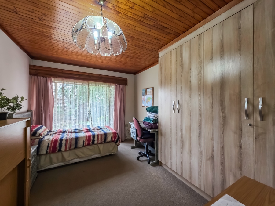 5 Bedroom Property for Sale in Maroelana Gauteng