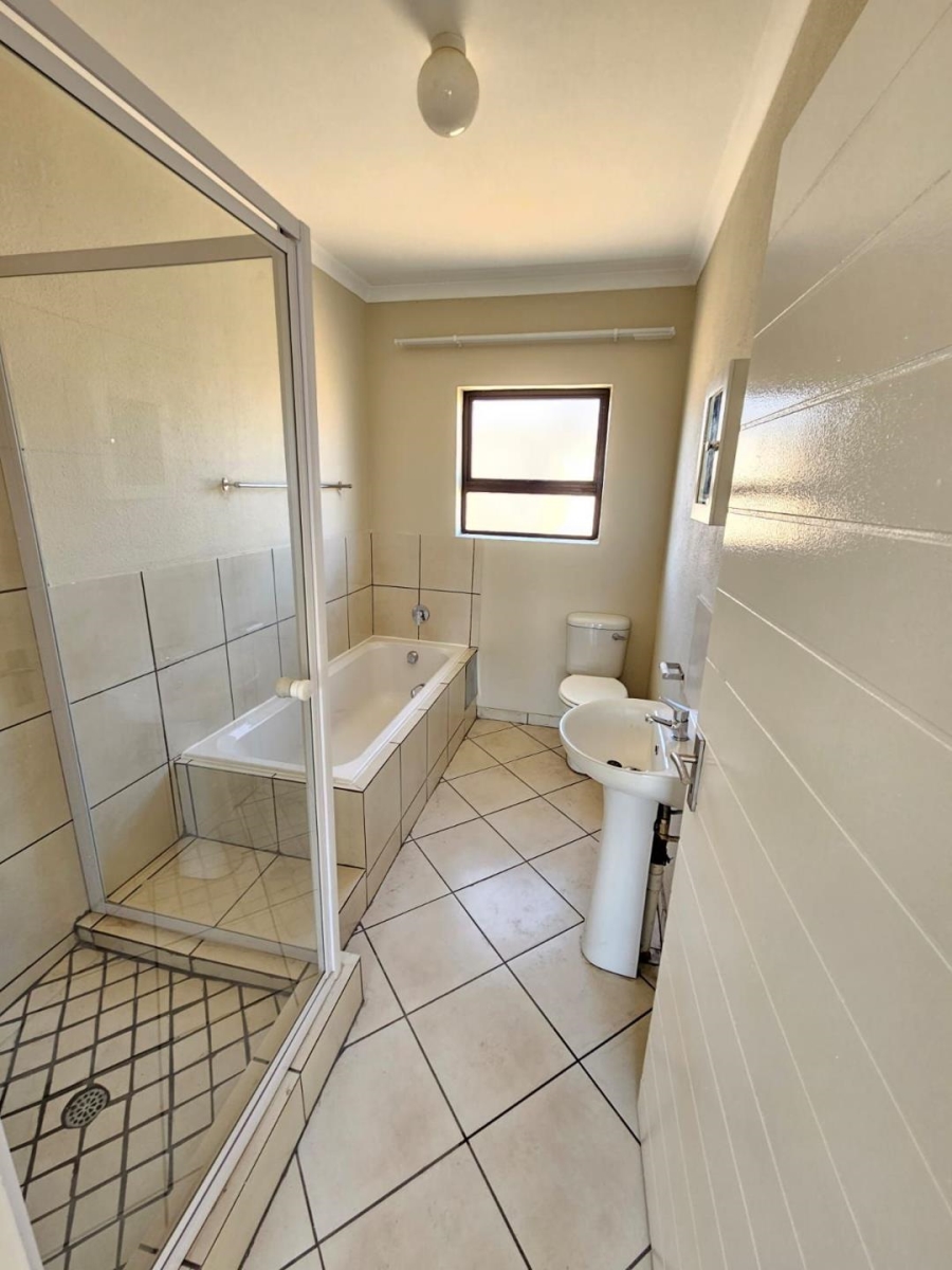 4 Bedroom Property for Sale in Kya Sands Gauteng