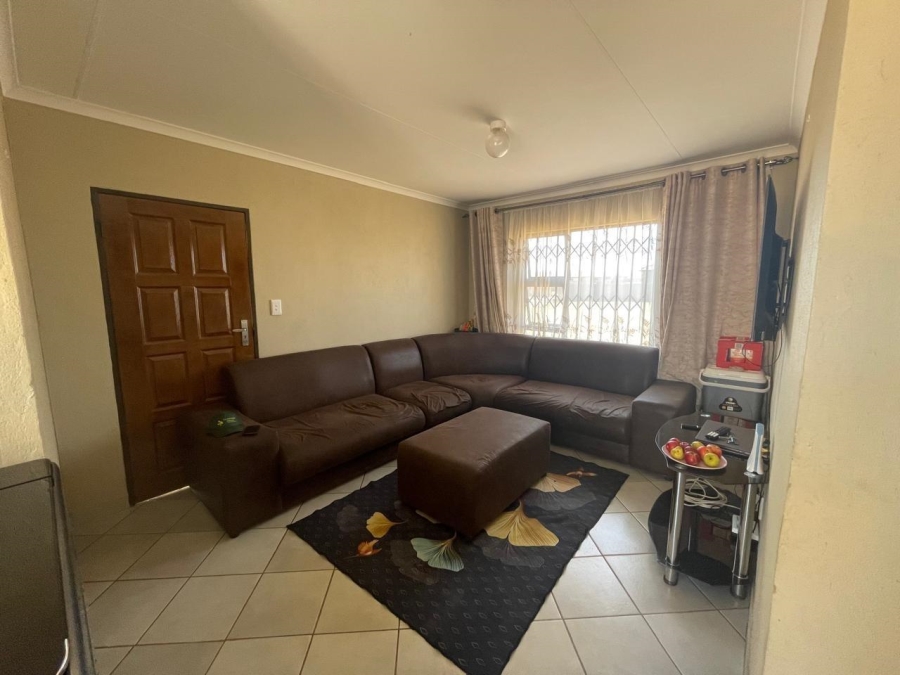 3 Bedroom Property for Sale in Azaadville Gardens Gauteng