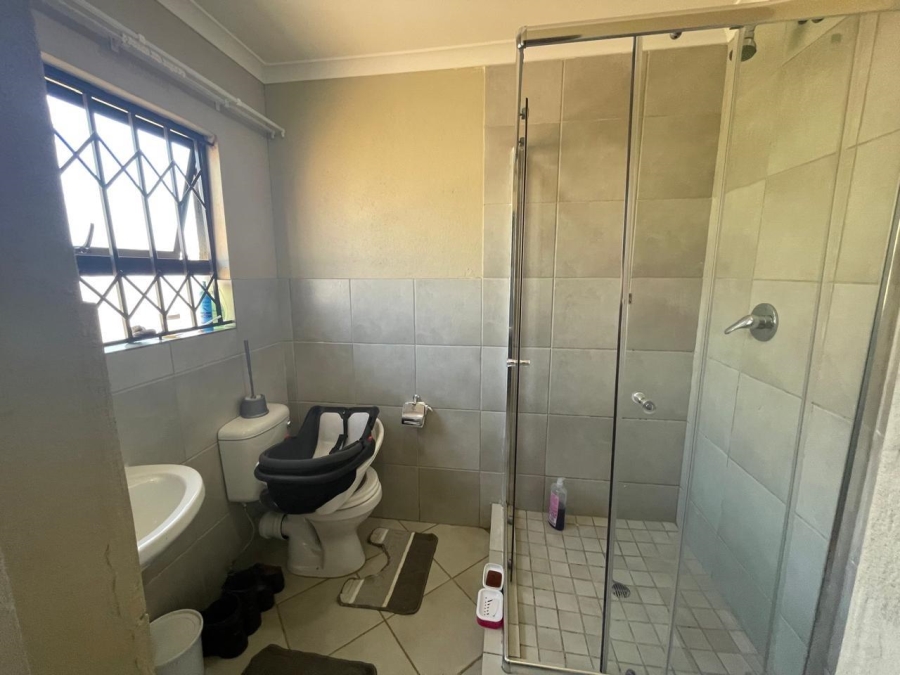 3 Bedroom Property for Sale in Azaadville Gardens Gauteng