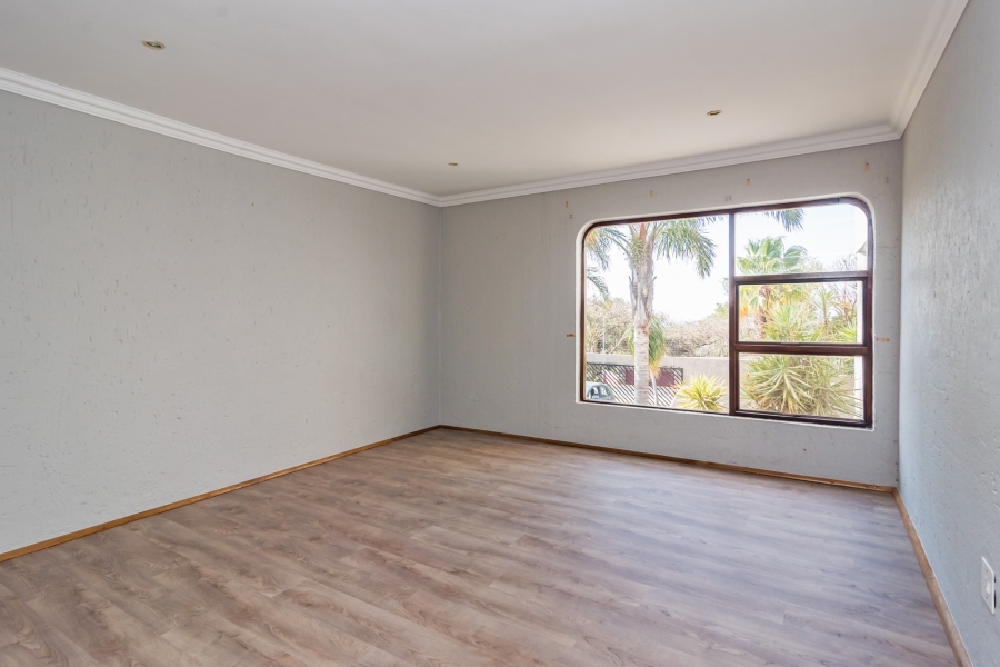 4 Bedroom Property for Sale in Noordheuwel Gauteng