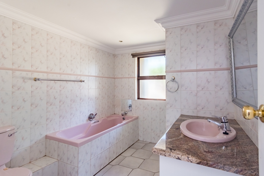 4 Bedroom Property for Sale in Noordheuwel Gauteng