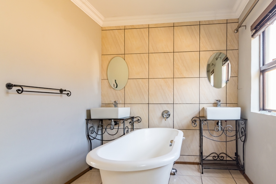 4 Bedroom Property for Sale in Noordheuwel Gauteng