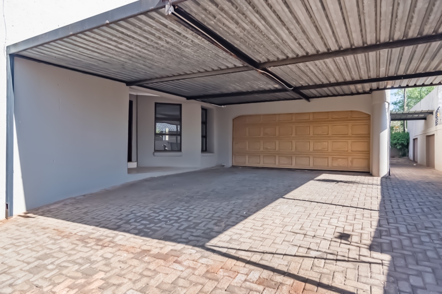 4 Bedroom Property for Sale in Noordheuwel Gauteng