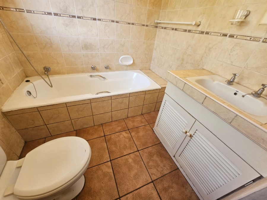 4 Bedroom Property for Sale in Mayberry Park Gauteng